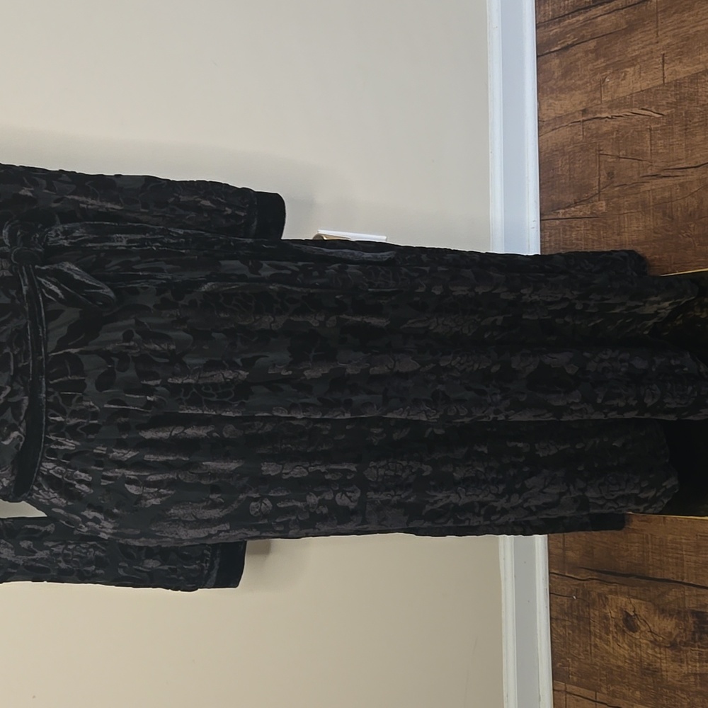 ModCloth Black Floral Burnout Velvet Faux Wrap Midi Dress Romantic Goth Small - Picture 4 of 9